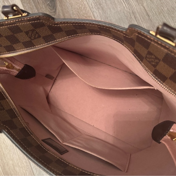 Louis Vuitton bag with matching wallet - Picture 7 of 11